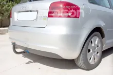 Tažné zařízení AUDI A3/SEAT Leon/VW Golf 2012-2021 , vertikal
