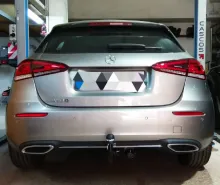 Tažné zařízení Mercedes Benz A HB 2018- (W177), vertikální, Aragon (1)