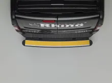 Nárazuvzdorný schůdek Ford Transit Custom / VW T7 23-, Rhino ImpactStep (8)