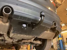Tažné zařízení Jaguar F-Pace, vertikal (10)