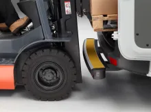 Nárazuvzdorný schůdek Nissan NV400 Interstar/Opel Movano/Renault Master, Rhino ImpactStep Connect+ (4)