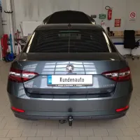 Tažné zařízení Škoda Superb sedan/kombi 15-, vertikal