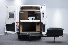 TowBox V5 Swing long - Urban Black - using the product (7) (5)