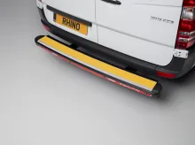 Nárazuvzdorný schůdek Ford Transit 14-, Rhino ImpactStep Connect+ (11)